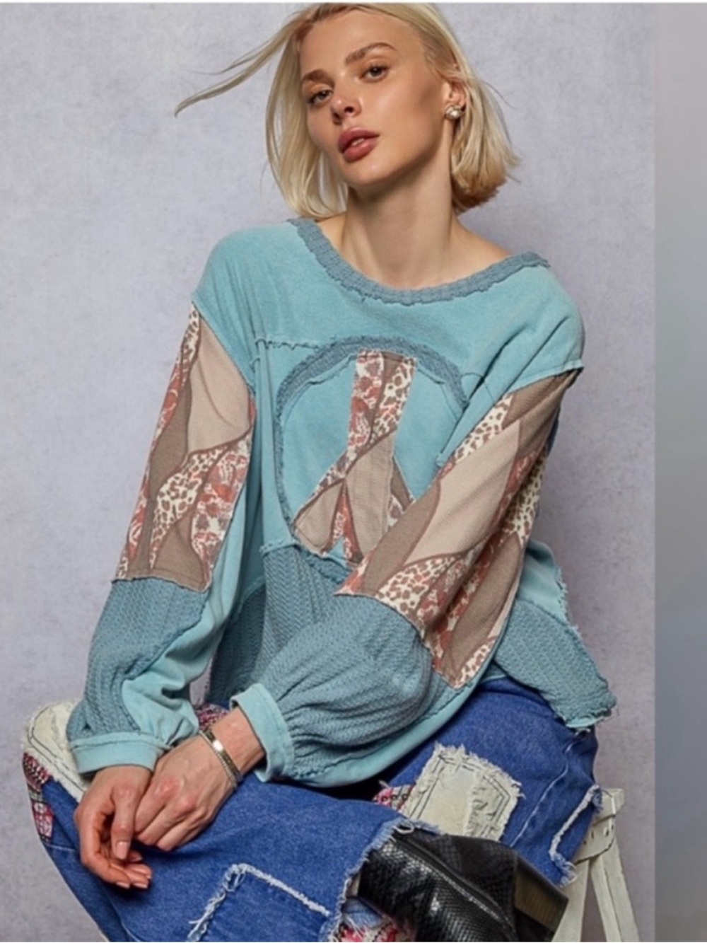 POL Patchwork Peace Top
